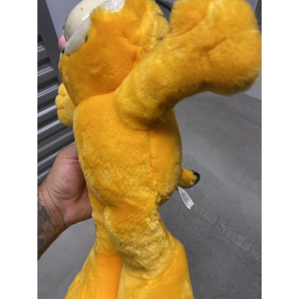 1981 Garfield Plush Cat by Dakin United Feature Syndicate 12